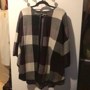 Ivanka Trump poncho XS/S
